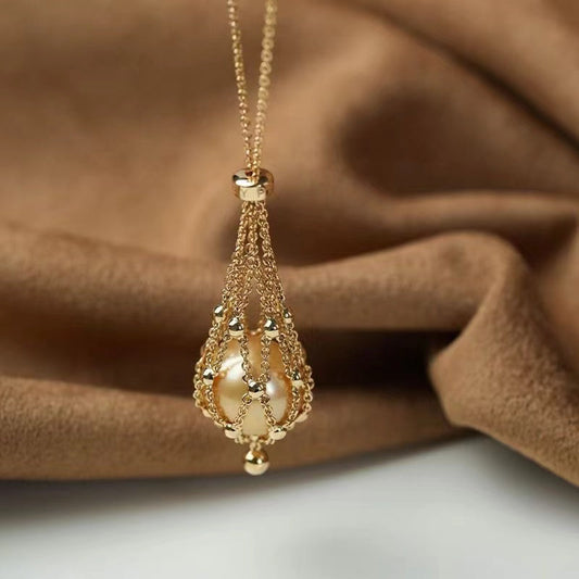 Digital illustration of Pearly Net Necklace highlighting intricate details
